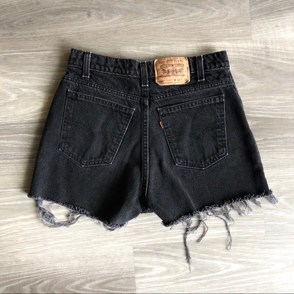 VINTAGE LEVI’S 550 BLACK DENIM SHORTS - Picture 4 of 4